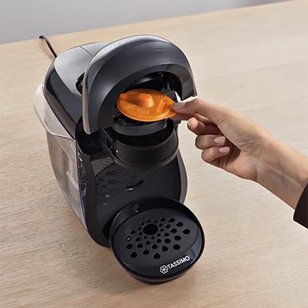 Wie nimmst du deine TASSIMO Kaffeemaschine in Betrieb?