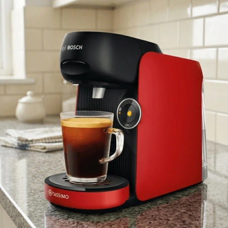 Pack FINESSE FRIENDLY Rouge comprenant la machine à café Tassimo rouge et un assortiment de 10 paquets de dosettes de café et de chocolat chaud