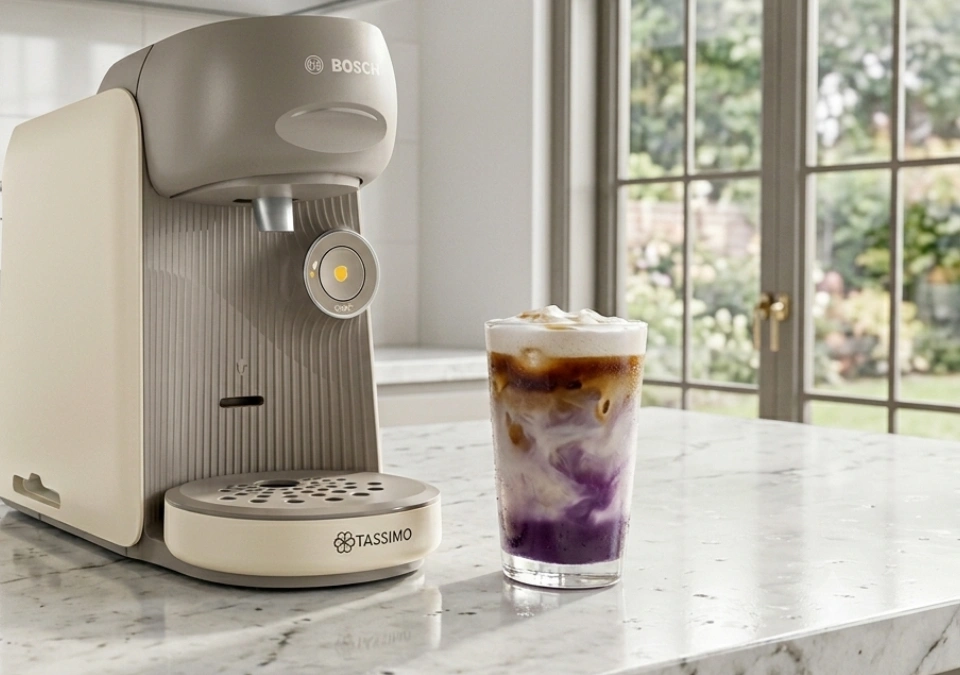 Iced Vanilla Ube Flavour Macchiato mit TASSIMO