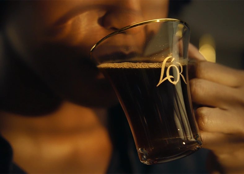 Discover how to prepare a perfect Lungo coffee at home with L'OR