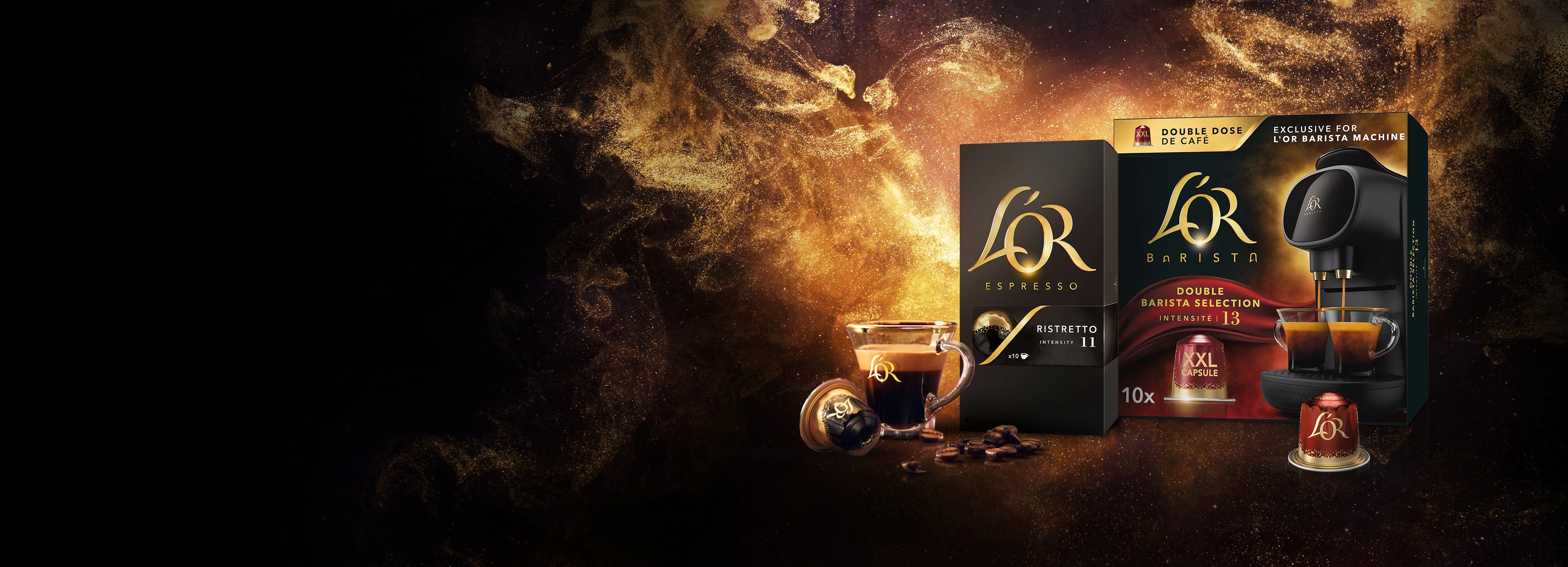 L'OR Ristretto und L'OR Double Barista Selection Paketen mit einer Espressotasse und Kapsel. Goldener Glitzerhintergrund.