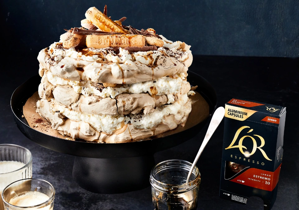 Tiramisu pavlova met koffiesiroop